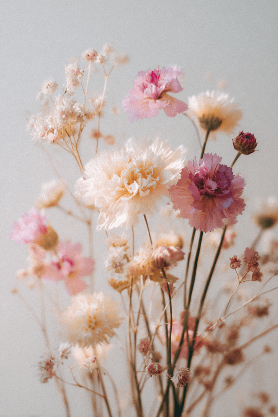 27 Stunning Wildflower Centerpieces to Brighten Any Table