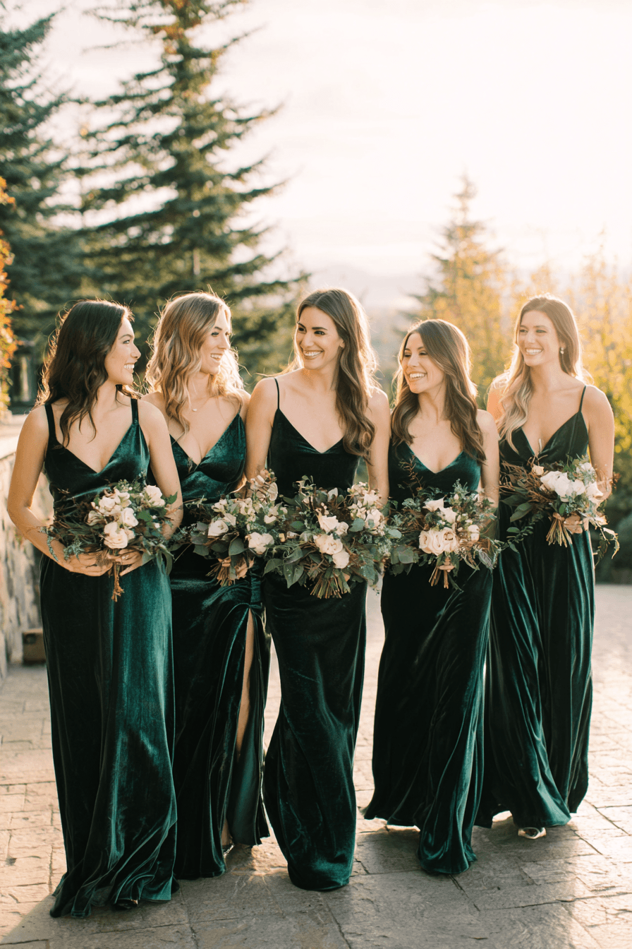 27 Emerald Green Wedding Inspirations for a Glam Celebration