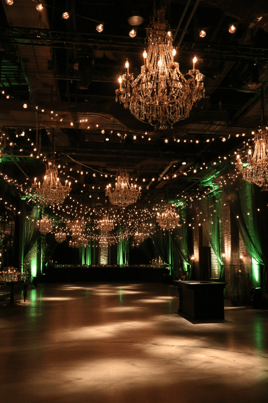 27 Emerald Green Wedding Inspirations for a Glam Celebration