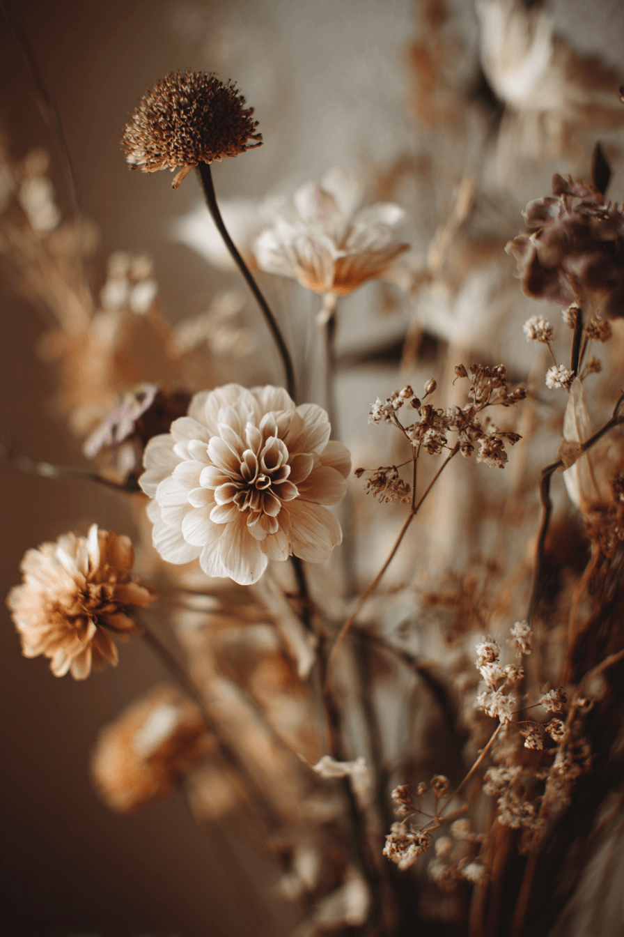 27 Stunning Wildflower Centerpieces to Brighten Any Table