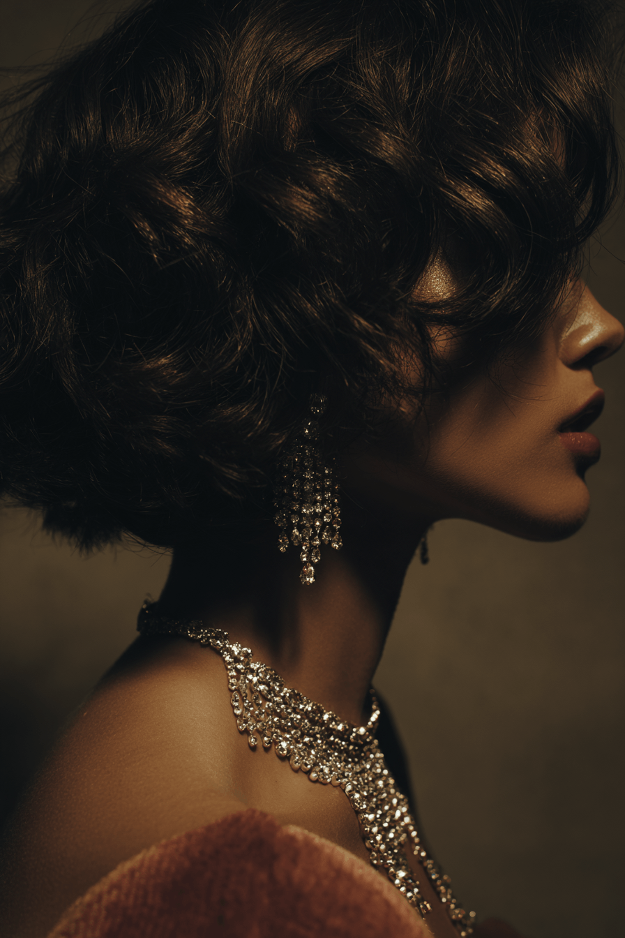 27 Classy Wedding Guest Hairstyles for Short Hair for a Polished Look