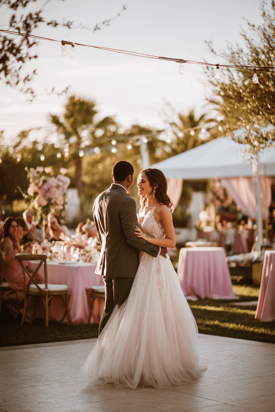 27 Must Try Wedding Yard Games for Outdoor Receptions