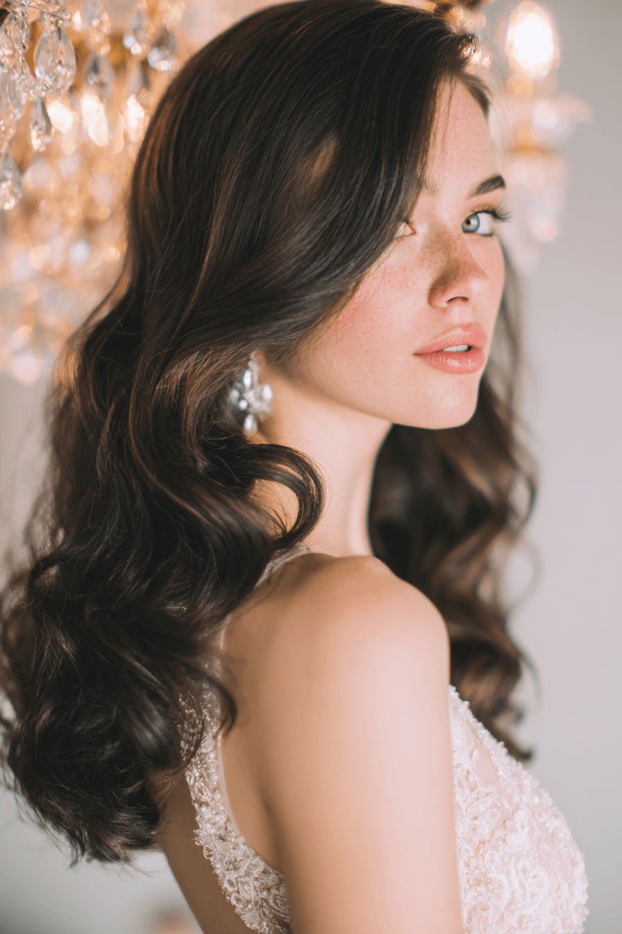 27 Beautiful Curly Hair Looks Perfect for Weddings