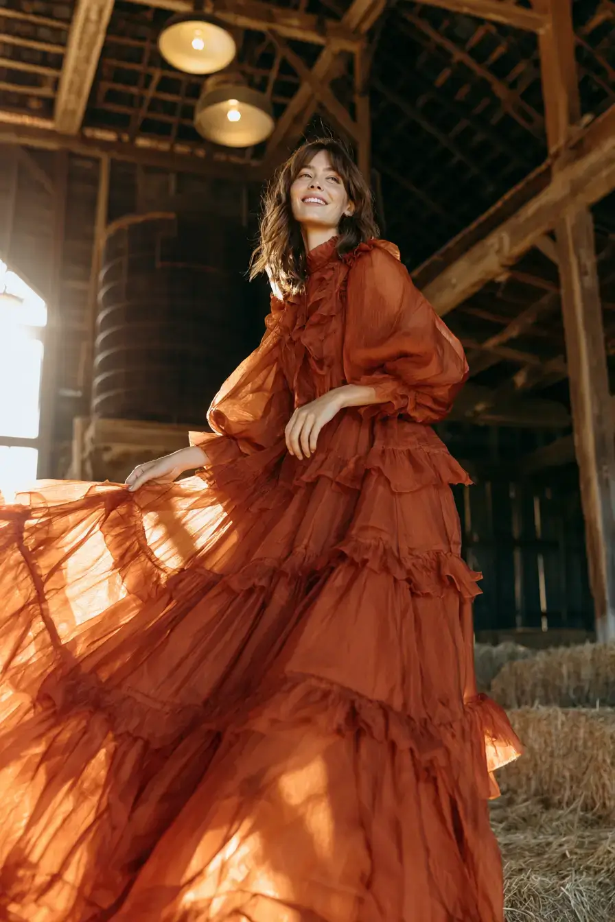 27 Beautiful October Wedding Guest Dress Ideas for Women