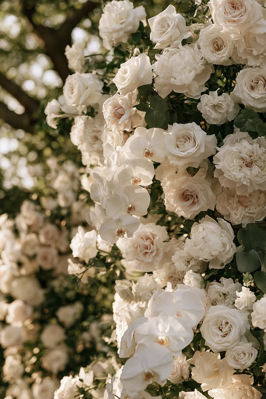 27 Beautiful Wedding Wreath Ideas for a Romantic Celebration