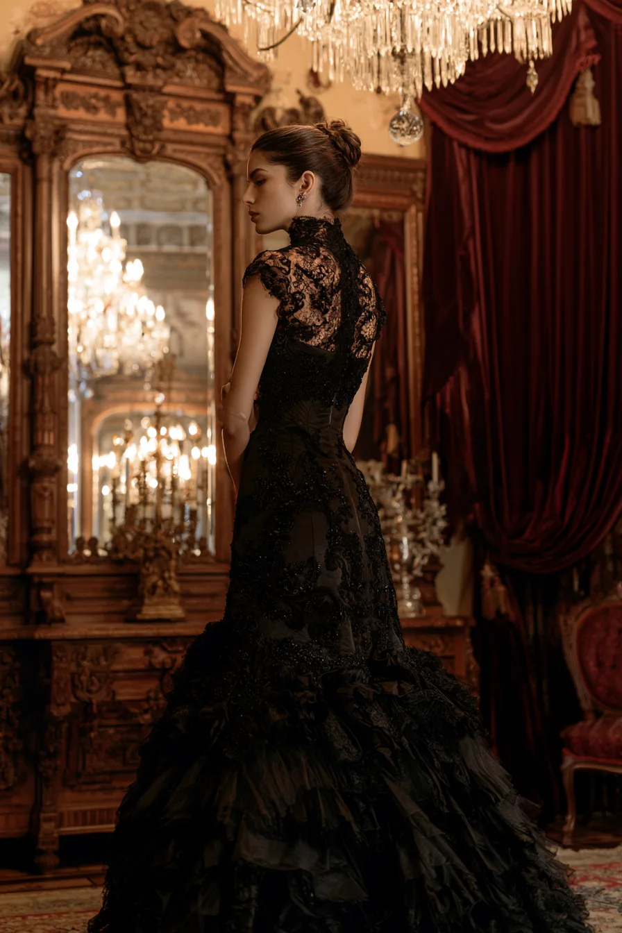27 Gothic Wedding Dress Ideas for a Dramatic and Romantic Bridal Look